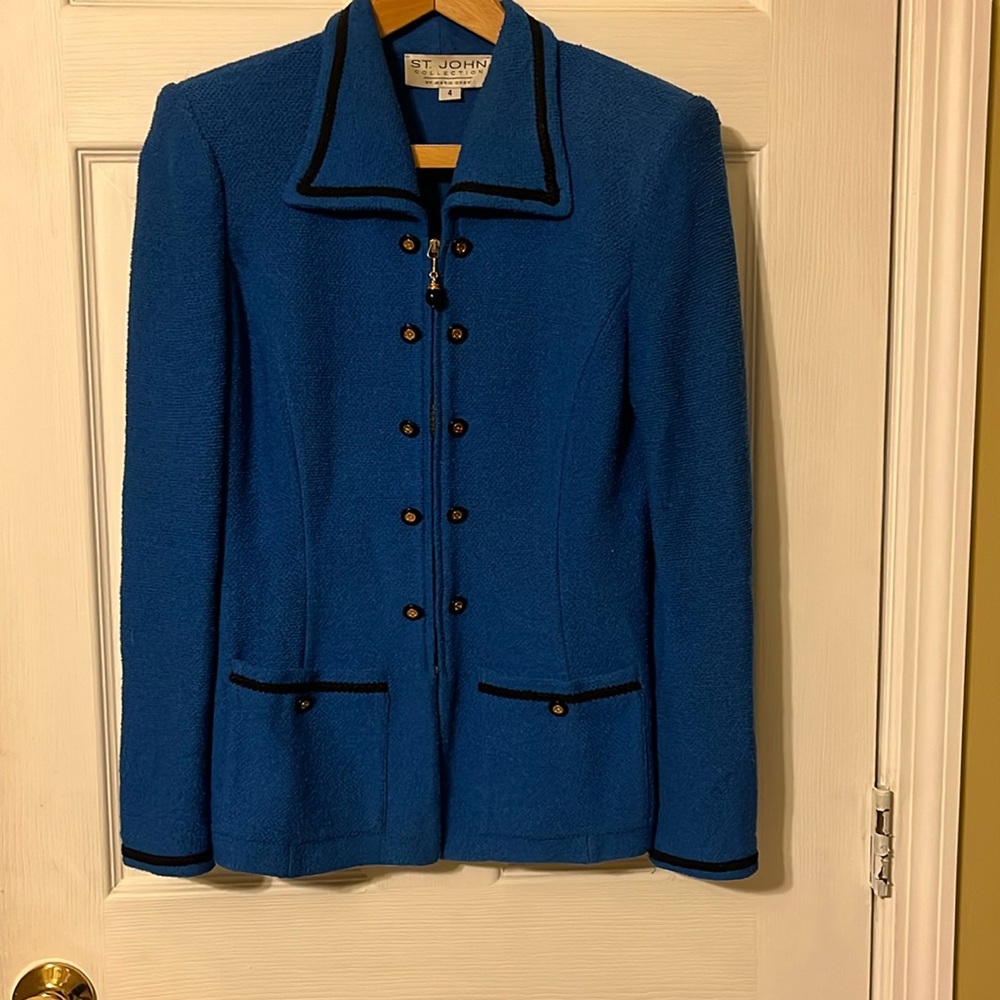 St. John knit jacket size 4 in EUC! Blue with black trim